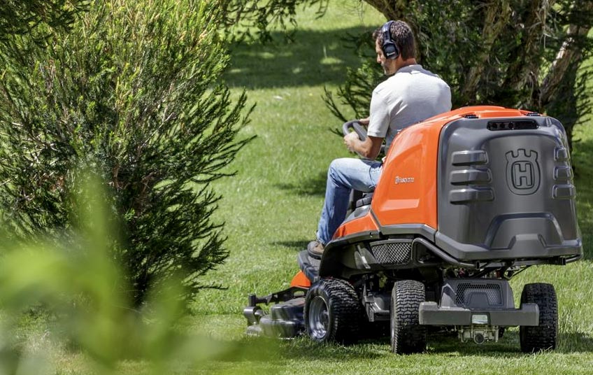 Hot Deals on Ride on Mowers